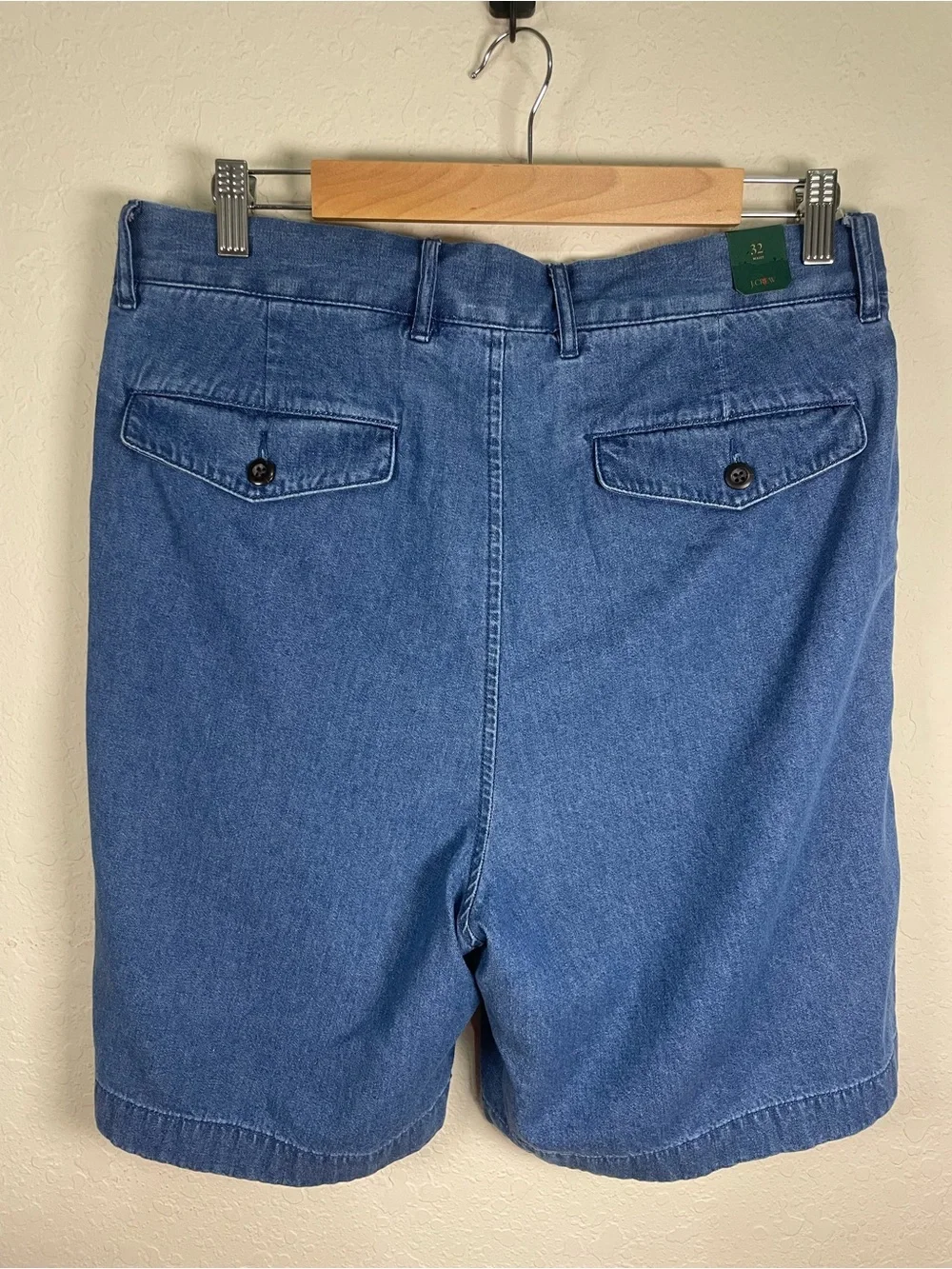 J. Crew Men’s 8” Relaxed Pleated Blue Chambray Denim Shorts Red Oarsman